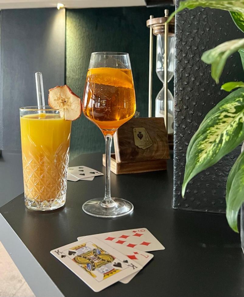 Le Trophee Boutique Hotel Spa- La Loggia Appart'Hotel Deauville Kültér fotó